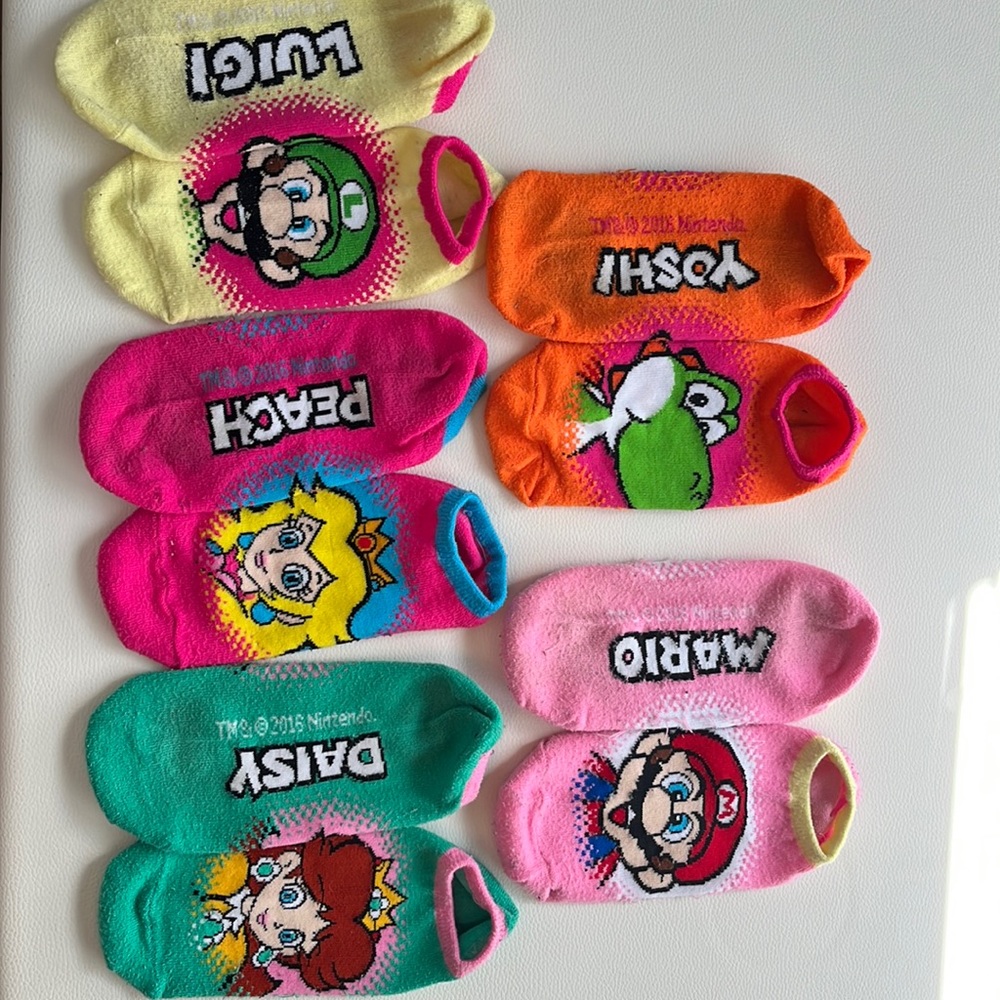 5 pack Nintendo character socks